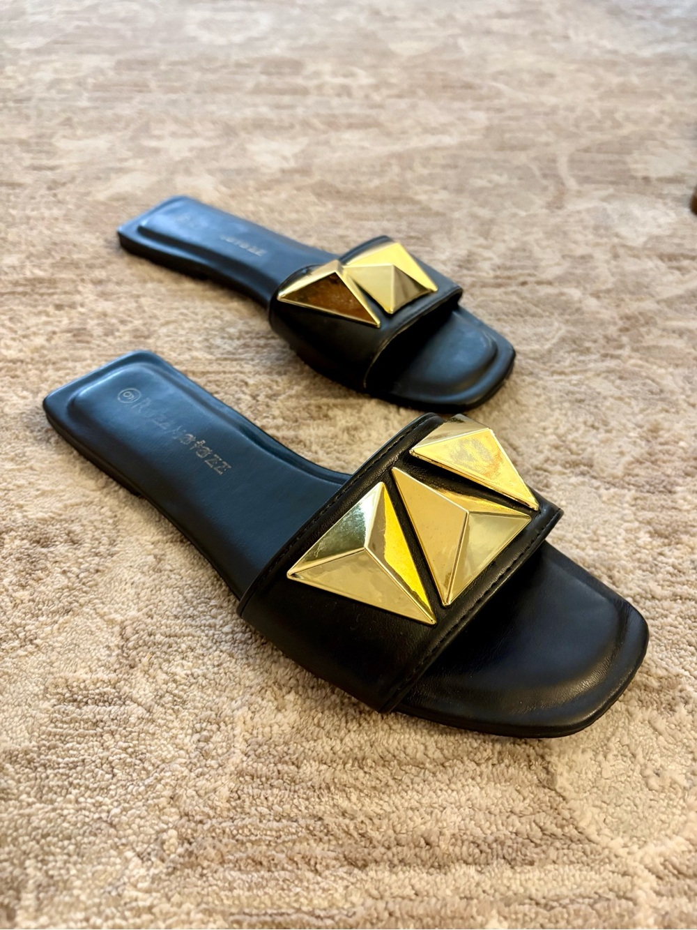 BLACK & GOLD SANDALS ⭐️ - Picture 4 of 5